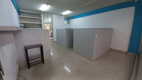 Local En Venta En El Centro Comercial El Tama