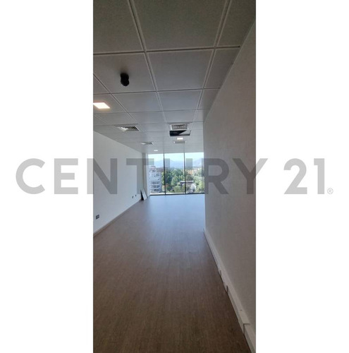 Oficina En Arriendo En La Dehesa Excelente Ubicacion