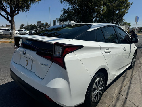 Toyota Prius 1.8 Base Cvt