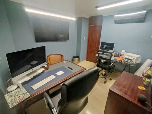 Apartamento Francis Zepieri. Vip De 225 Mtrs2 Con Agradable Terraza En Colinas De Valle Arriba Remodelado Con Materiales De Primera. Calle Cerrada Con Vigilancia Mls #25-20938