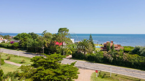 Camping Las Flores. A Metros Del Mar, Y De Todos Los Servicios.