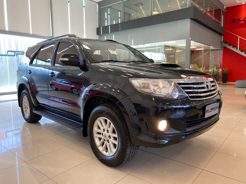Toyota Hilux SW4 3.0 Srv Cuero 171cv 4x4 5at