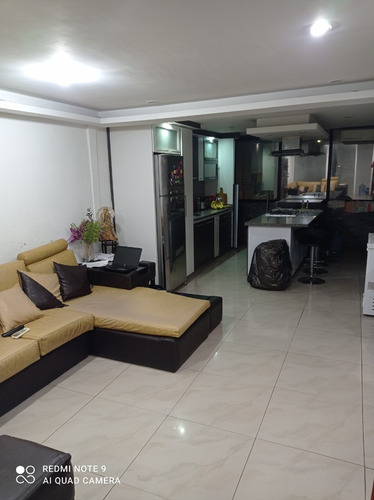 Imagen 1 de 13 de Casa Tipo Apartamento Los Flores Cerca De Metro Agua Salud