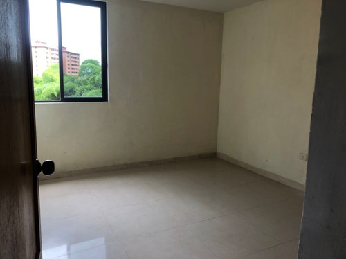 Imagen 11 de 16 de Se Alquila Apartamento 102m2 Parque Caiza