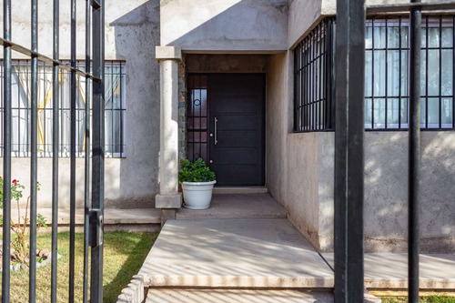 Casa En Venta Barrio Olivos De Furlotti En Maipú