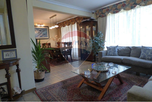 Casa 2 Pisos, Venta, 4d, 3b, 3e. Ñuñoa