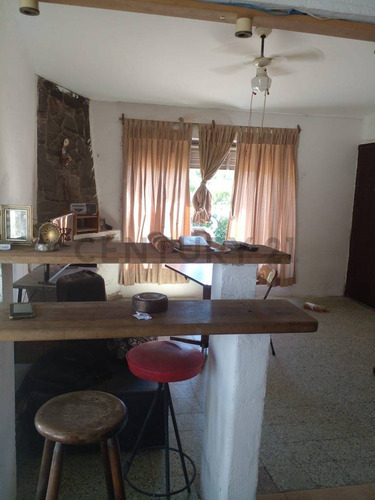 Casa En Dos Esquinas En Venta En El Mejor Lugar Del Balneario Playa Hermosa