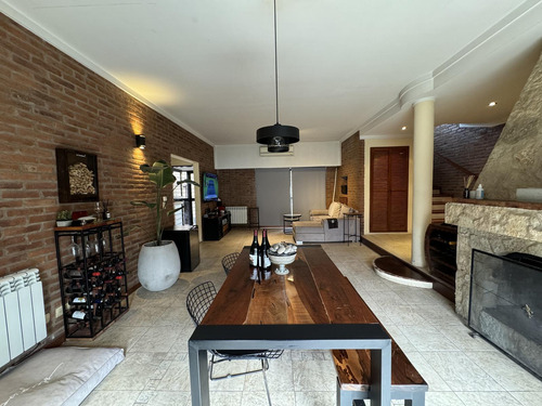 Casa En Venta En Zona Sur 3 Dormitorios