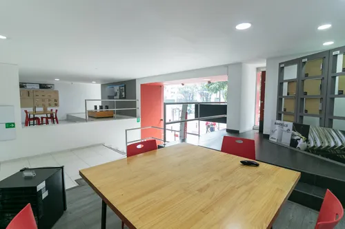 Local En Arriendo/venta En Chico Norte Ii. Cod V1103006