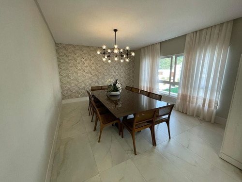 Imagem 8 de 24 de Av. Das Arapongas, 1265 - Ariribá, Balneário Camboriú. Casa À Venda No Condomínio Haras Rio Do Ouro, 570m², 4 Suítes, Piscina,churrasqueira E 4 Vagas - Ca0669