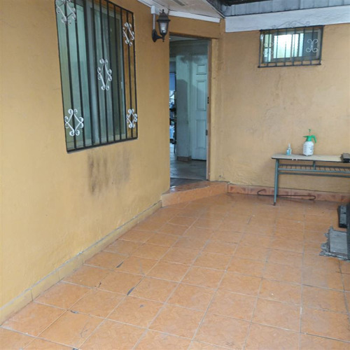 Casa En Venta De 4 Dorm. En Lo Espejo