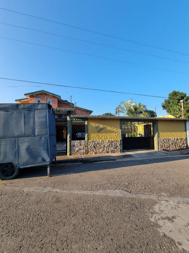 Luisa Mezones Vende Casa Urb. Las Morochas Iv, San Diego (foc-1690)