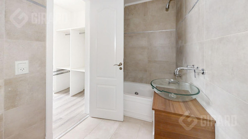 Departamento En Venta De 3 Amb A Estrenar Con Cochera, Zona Plaza Mitre.