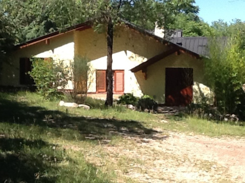 Imagen 2 de 13 de Casa A Metros De La Av. Julio A. Roca. Viv0027
