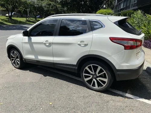 Nissan Qashqai 2.0 Esclusive At 4x4 2015