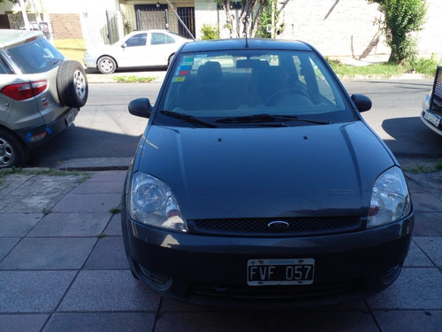 Imagen 3 de 10 de Ford Fiesta Max 1.6 Ambient 2006