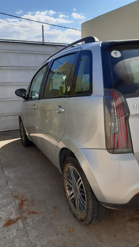 Imagem 3 de 9 de Fiat Idea 2012 1.6 16v Essence Flex Dualogic 5p