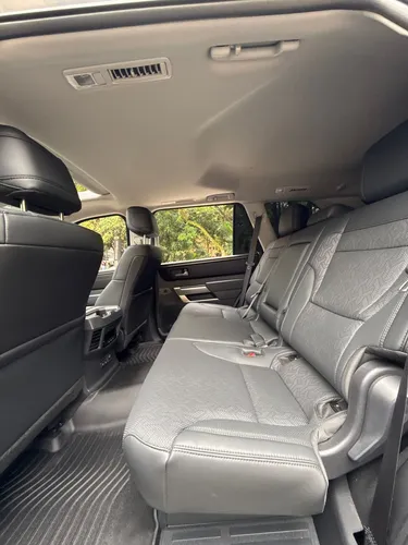 Toyota Sequoia 3.5 V6 Sr5 4X4
