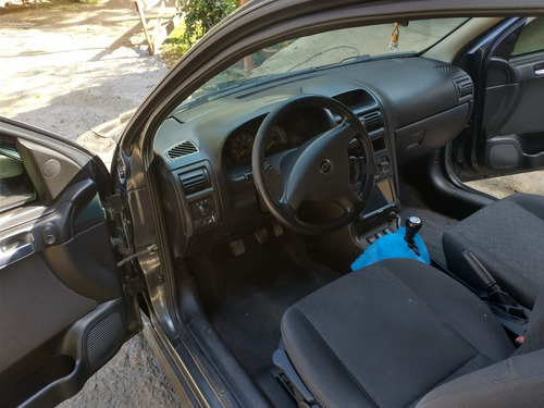 Imagem 5 de 6 de Chevrolet Astra Astra Hatch