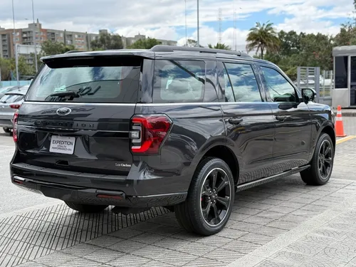 Ford Expedition Limited Stealth Performance 4x4 2024