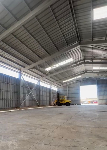 Centro Logístico Con Arriendo De Bodegas Y Almacen...