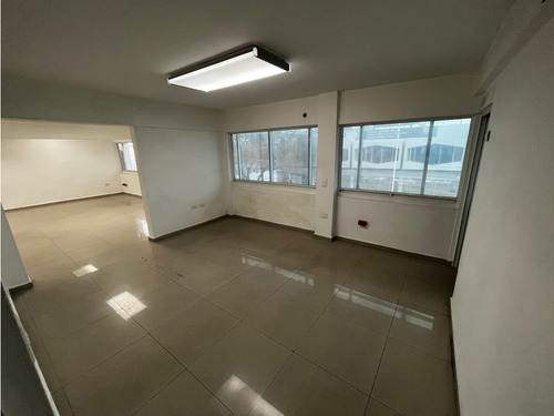 Edificio De 3 Plantas En Venta A 2 Cuadras De Cintermex