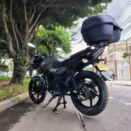 Bajaj Pulsar 180 Gris Asfalto 2022