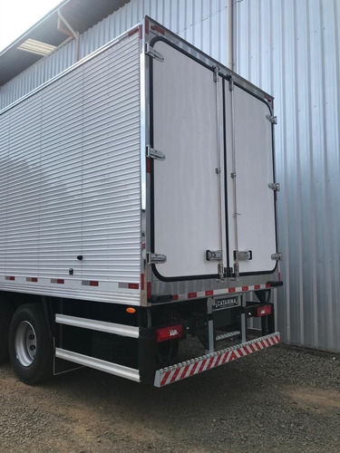 Carroceria Frigorífica Metálica Gancheira Truck