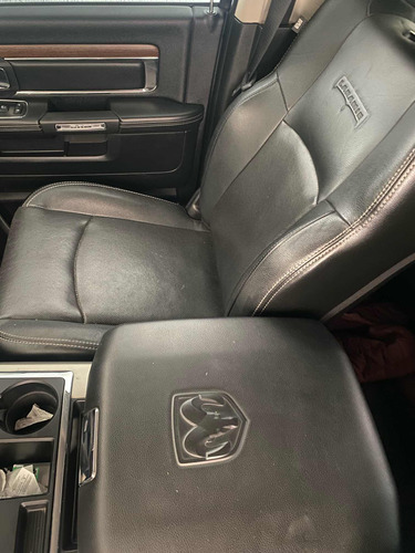 Dodge Ram 2500 5.7 Pickup Crew Cab Laramie 4x2 Mt