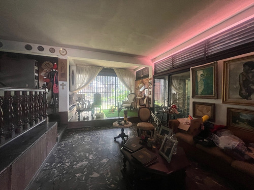 En Venta Casa En La Urb. La Alta Florida.