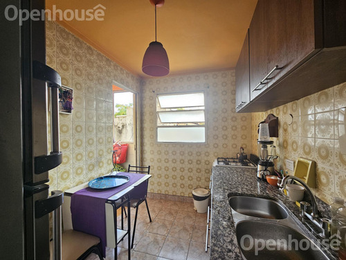 Departamento En Venta Dos Ambientes Con Cochera Cubierta/ Parque Patricios
