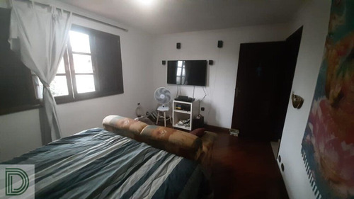Imagem 8 de 15 de Excelente Sobrado Com Duas Suítes, Sendo Uma Com Closet - Di27742