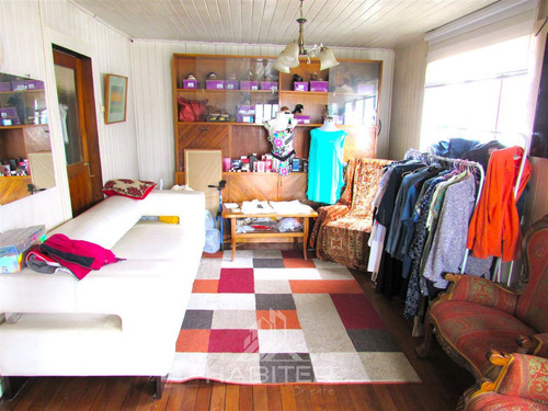 Casa En Venta De 5 Dorm. En Frutillar