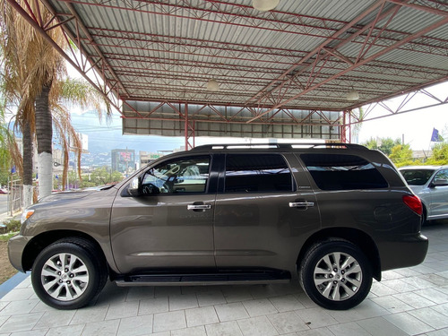 Imagen 6 de 15 de Toyota Sequoia 2010 5.7 Limited At