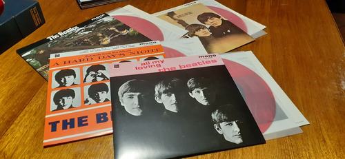 The Beatles E.p. Collection. Box Singles 7 Color Rojo Japon (Usado)