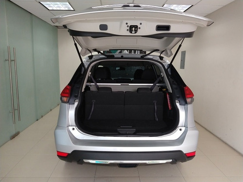 Imagen 6 de 15 de Xtrail Sense 2020 Plata 3 Filas