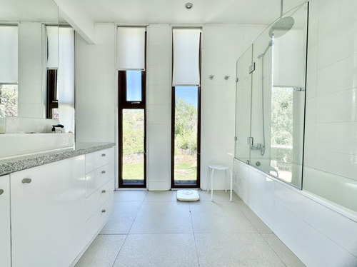 Moderna, Impecable, Amoblada Zona De Sn Francisco Logde