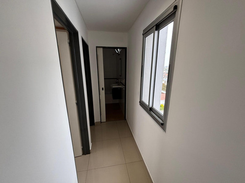 Departamento De 3 Ambientes Con Balcon Al Frente - Wilde