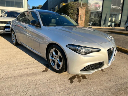 Imagen 4 de 21 de Alfa Romeo Giulia 2021 2.0 200cv 200 Distinctive