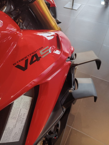 Ducati Streetfighter V4s
