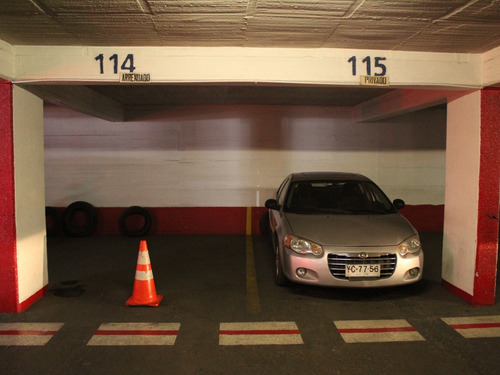 Imagen 7 de 8 de Estacionamiento Calle Teatinos 459 - Santiago Centro
