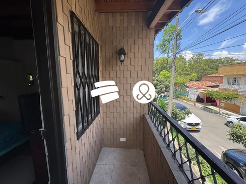 Vendo Apartamento A Pocas Cuadras Del Aeropuerto Olaya Herrera. Sector Manzanares