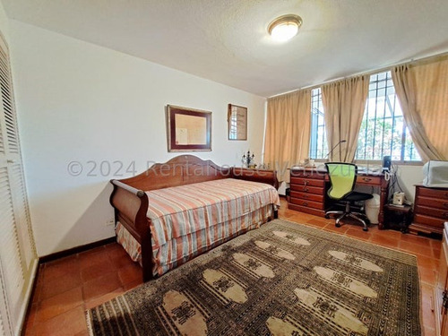 Baja De Precio Casa En Alto Hatillo Mls 24-28483. Andrea Schmidt