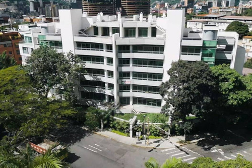 Lujoso Apto Triplex En La Castellana Con Sofisticada Tecnologia Y Un Paisajismo De Ensueño