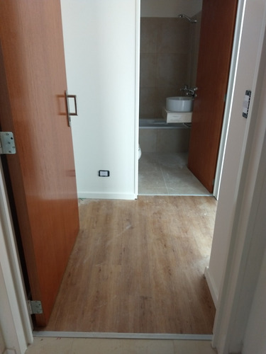 Imagen 2 de 7 de Departamento 2 Amb A Estrenar Con Balcon Entrega Inmediata