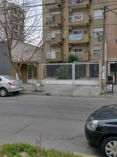 Imagen 8 de 9 de Dto. Monoambiente Con Cochera Y Balcón Al Frente Moron