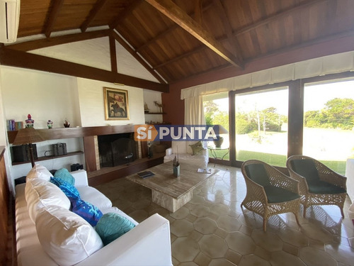 Imagen 3 de 30 de Dos Casas En Brava 5 Dormitorios + Doble Dependencia ,piscina,gran Parque Y Vista Al Mar