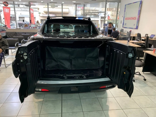 Imagen 18 de 19 de Fiat Toro 2.0 350 Multijet Ultra 4x4 At9 / F.r
