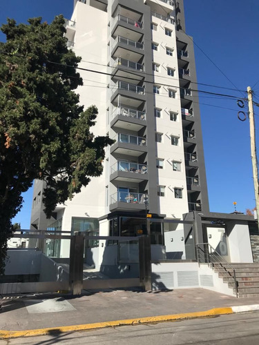 Venta Departamento 4 Ambientes Bernal