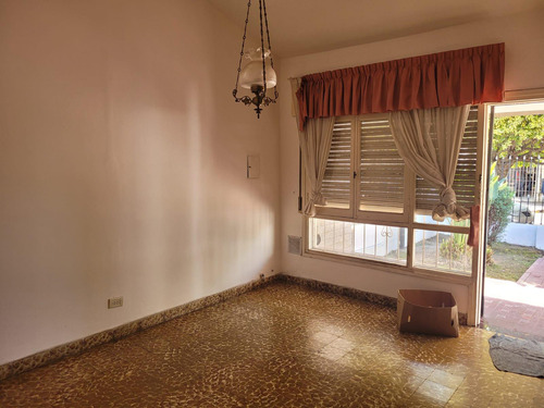 Apto Credito !!! Vendo Casa 3 Dormitorios, 6 Amb. Bº Los Naranjos (con Renta)